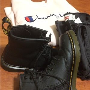 Pink champion sweatshirt. !! HOST PICK !!